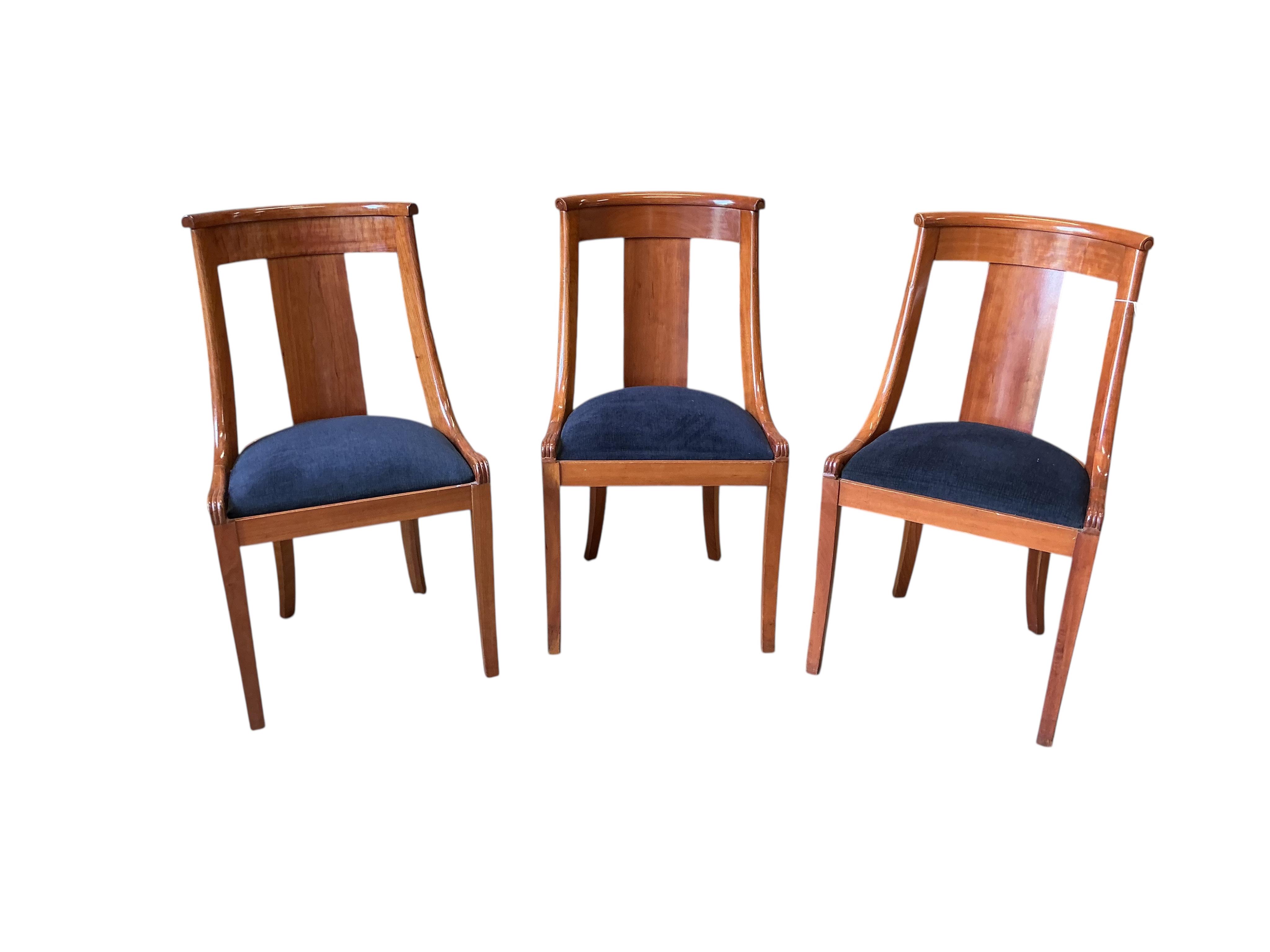An Art Deco style rectangular walnut dining table, width 254cm extended, two spare leaves, depth 98cm, height 77cm together with six Empire style cherry dining chairs